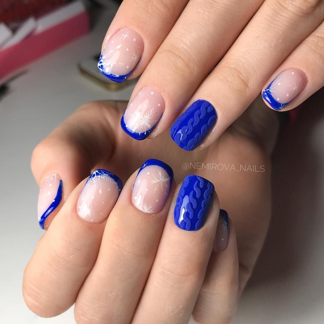 Синий френч на ногтях