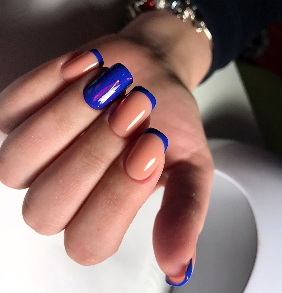 Синий маникюр на квадратные ногти
