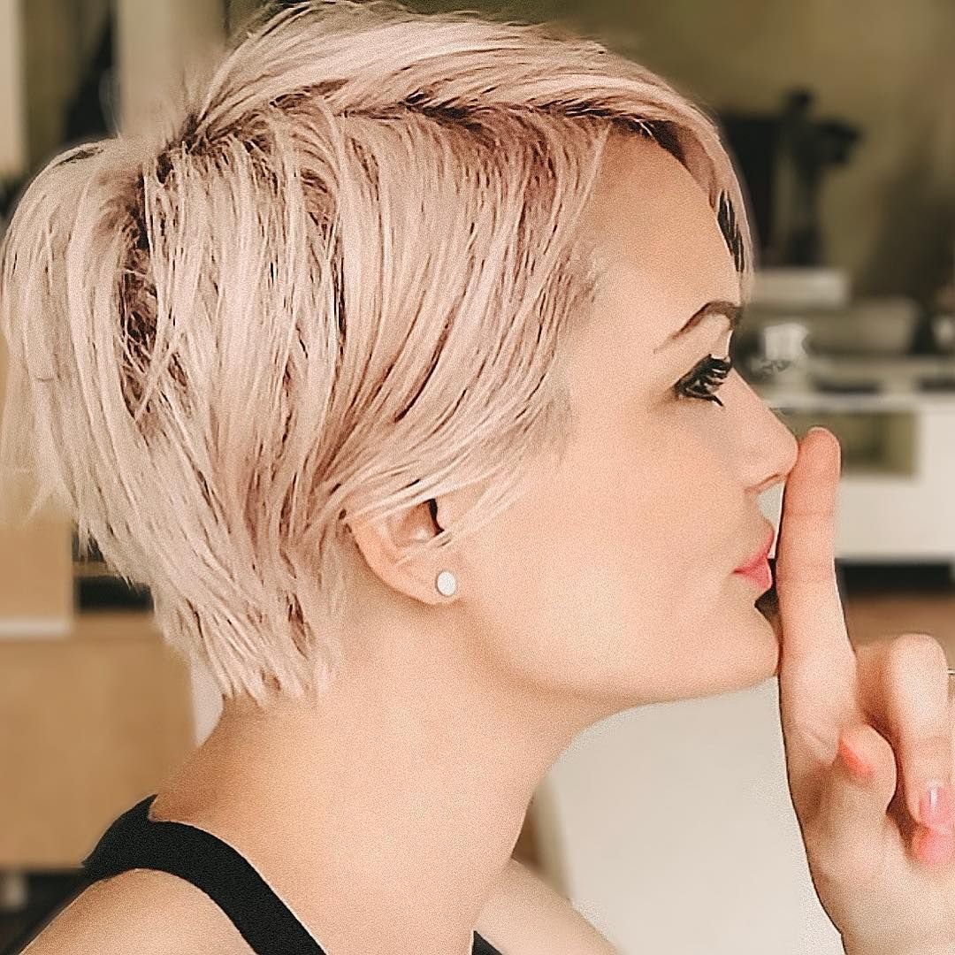 Градуированное удлиненное каре блонд