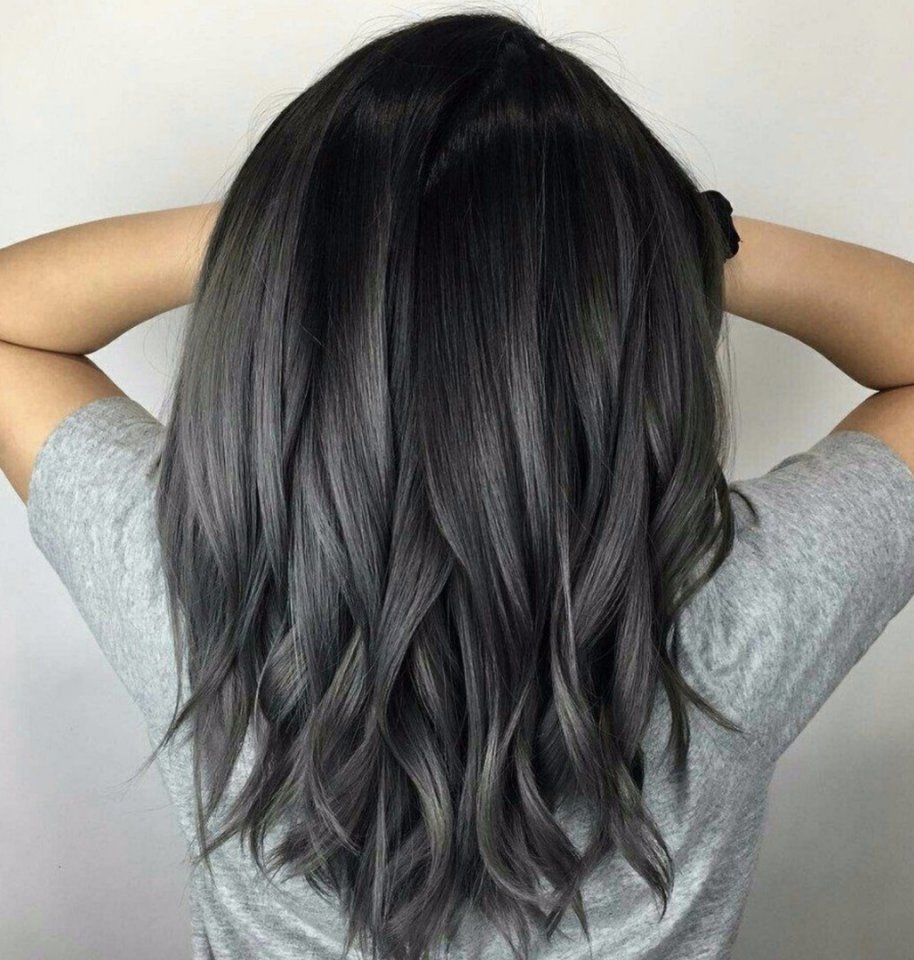 Темно пепелний свет волос