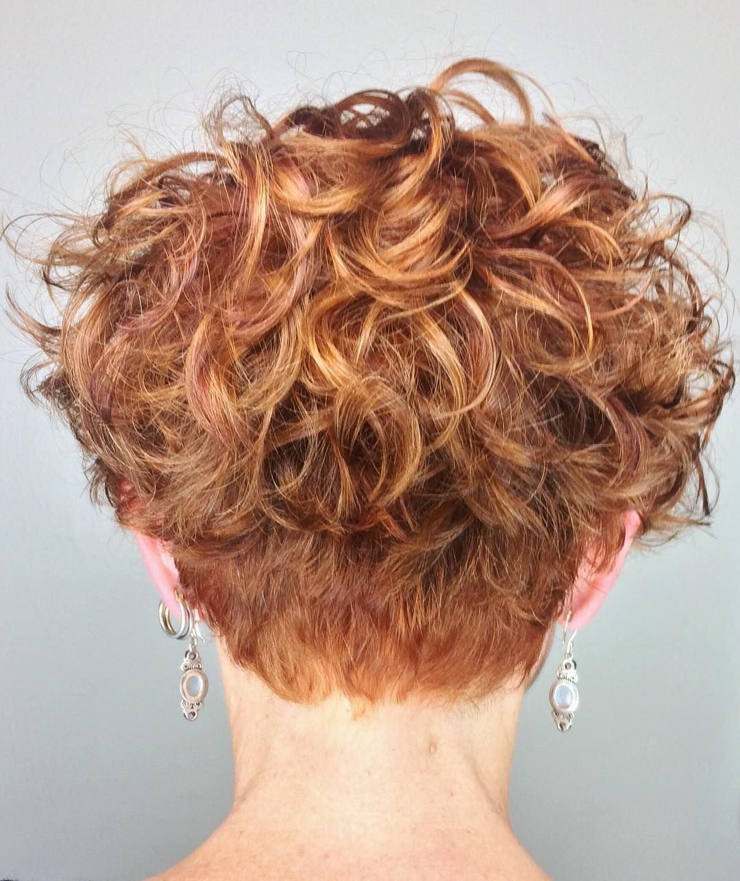 Кудрявое каре на ножке