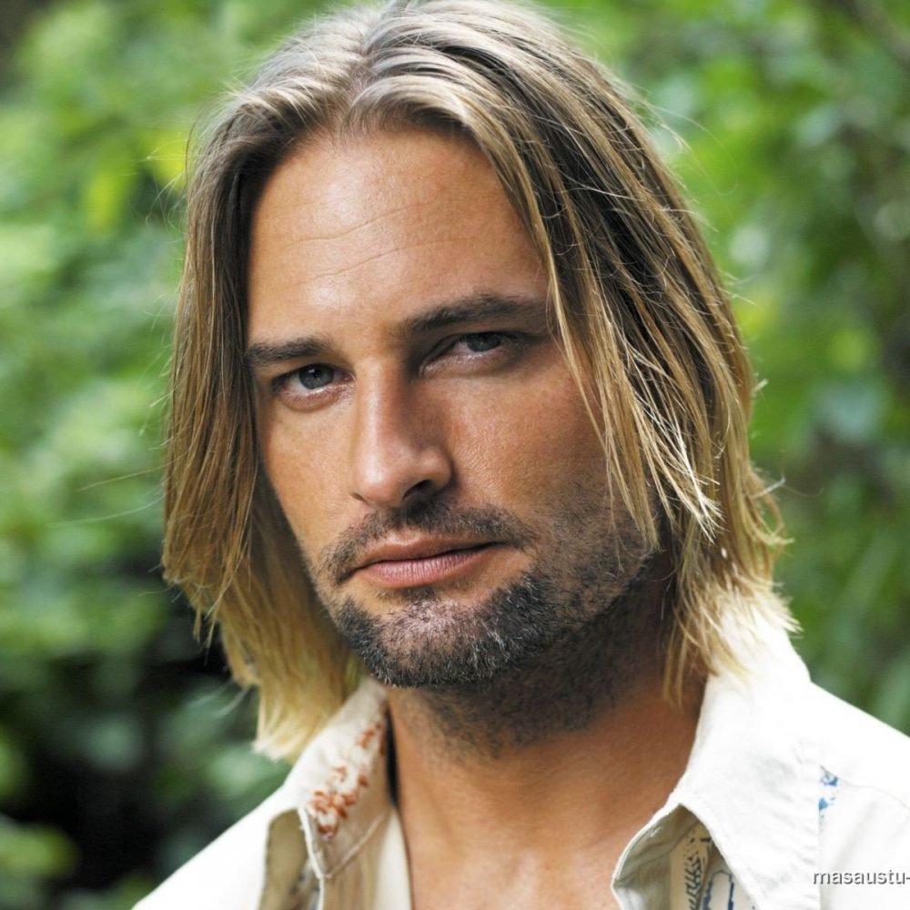 Джош Холлоуэй прическа