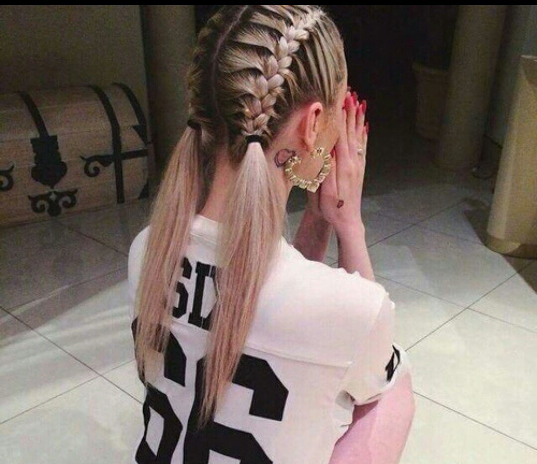 Спортивные прически на длинные волосы с косой
