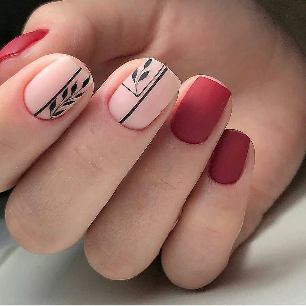 Маникюр на короткие ногти веточки