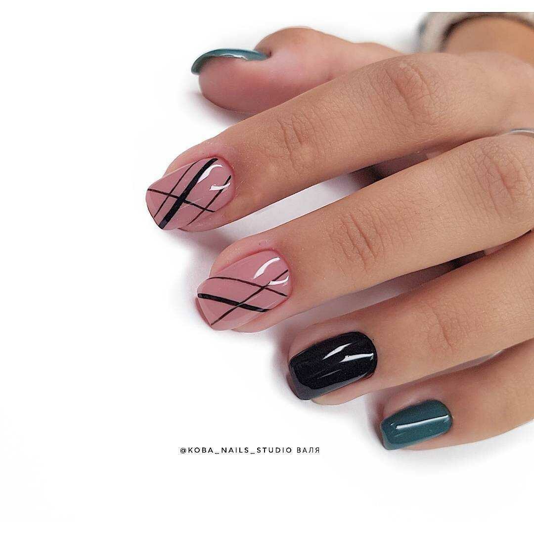 Маникюр с полосками