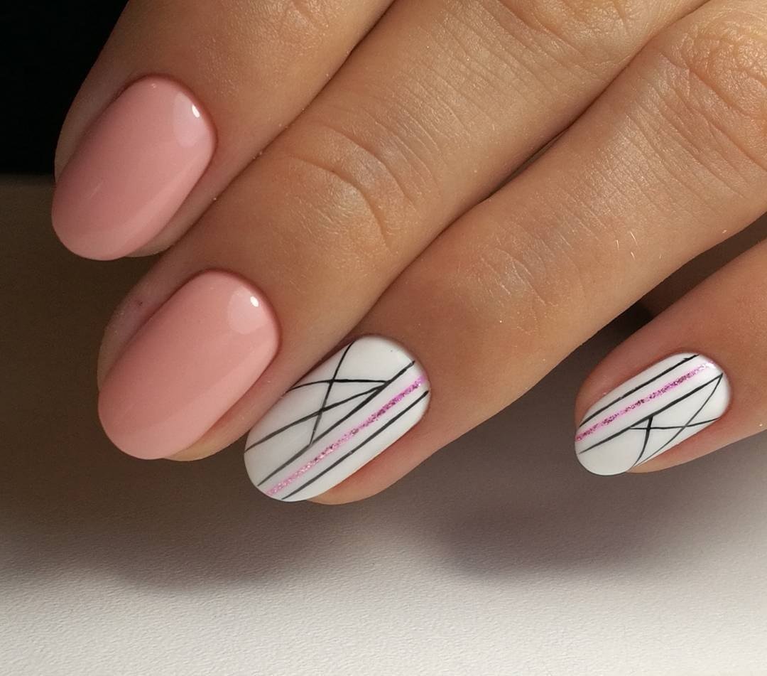 Маникюр на короткие ногти геометрия