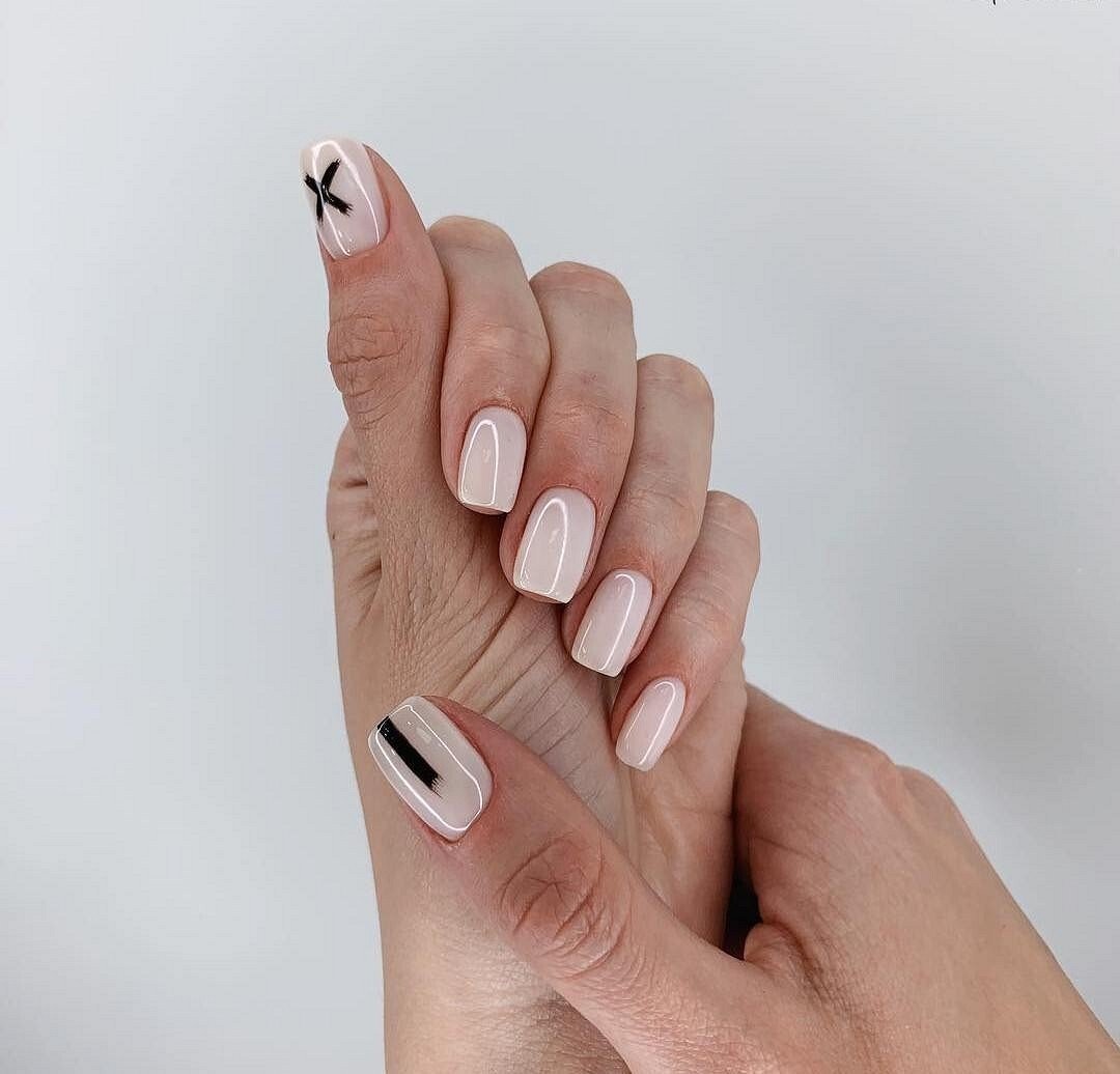 Маникюр на большом пальце