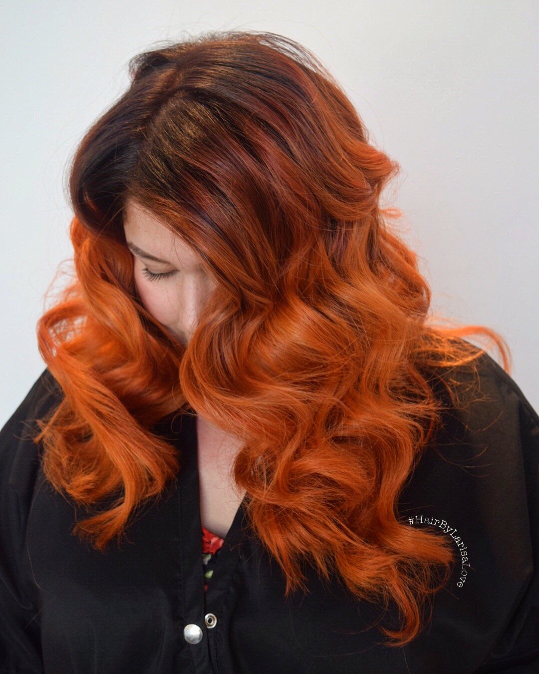 Рыжие волосы с темными корнями