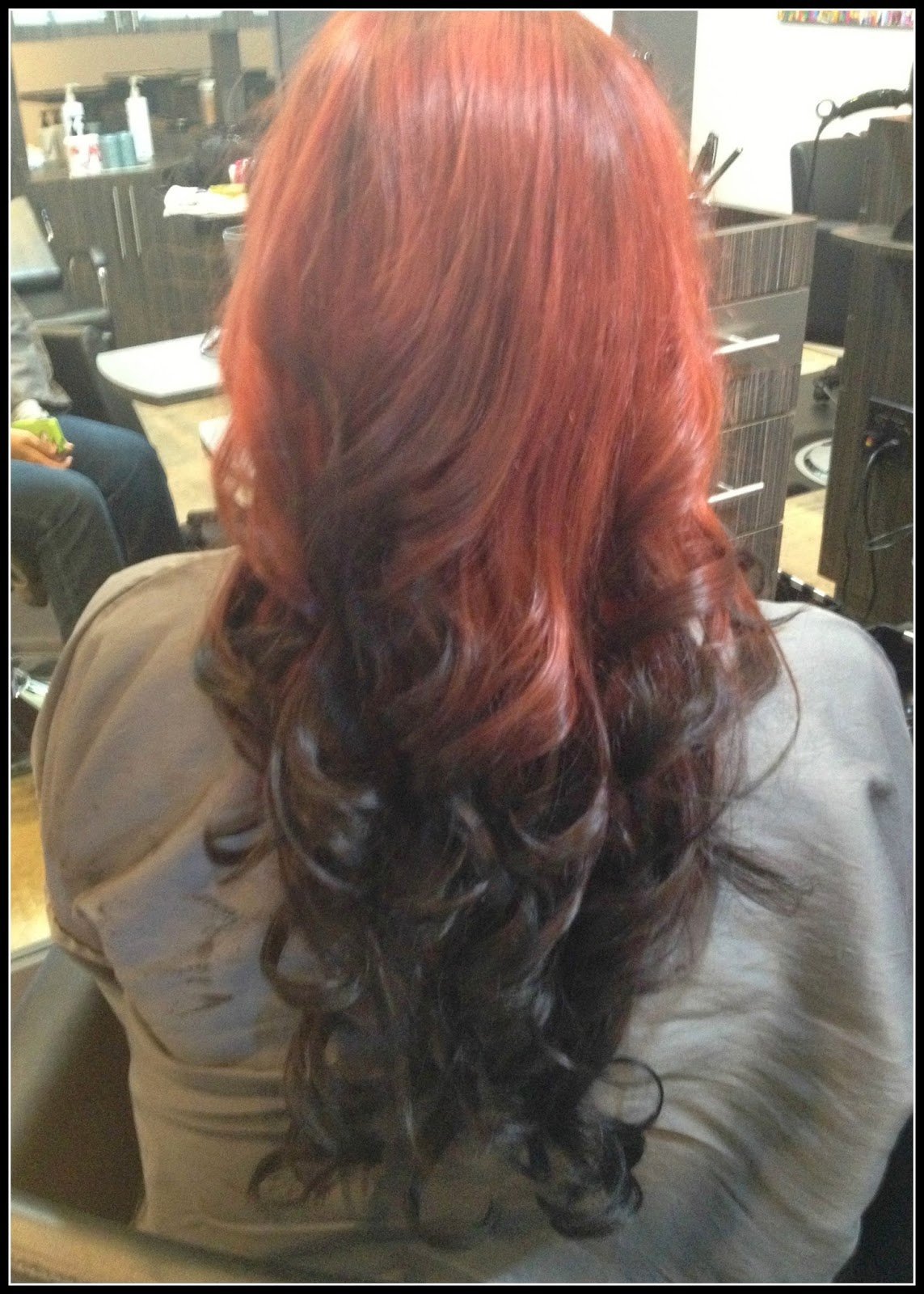 Чёрные волосы с рыжими концами