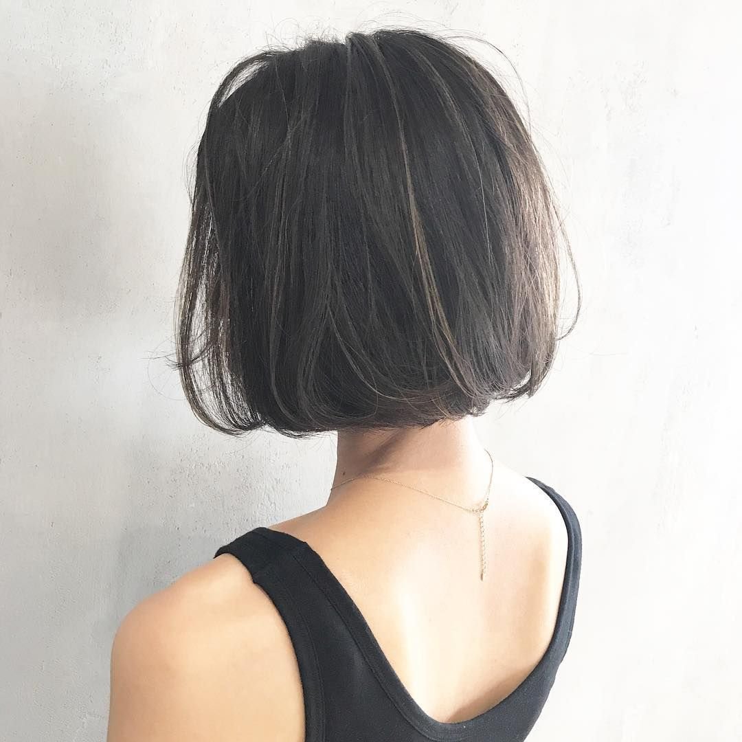 Черные короткие волосы без лица