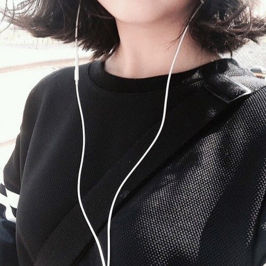 Черные короткие волосы Эстетика