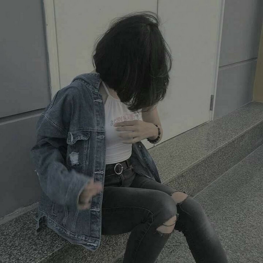 Девушка с короткими волосамибезльца