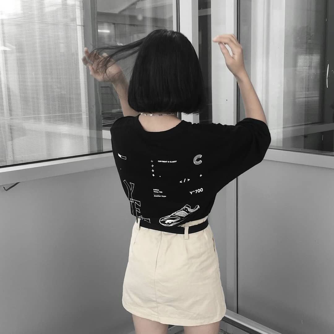 Девушка с каре без лица