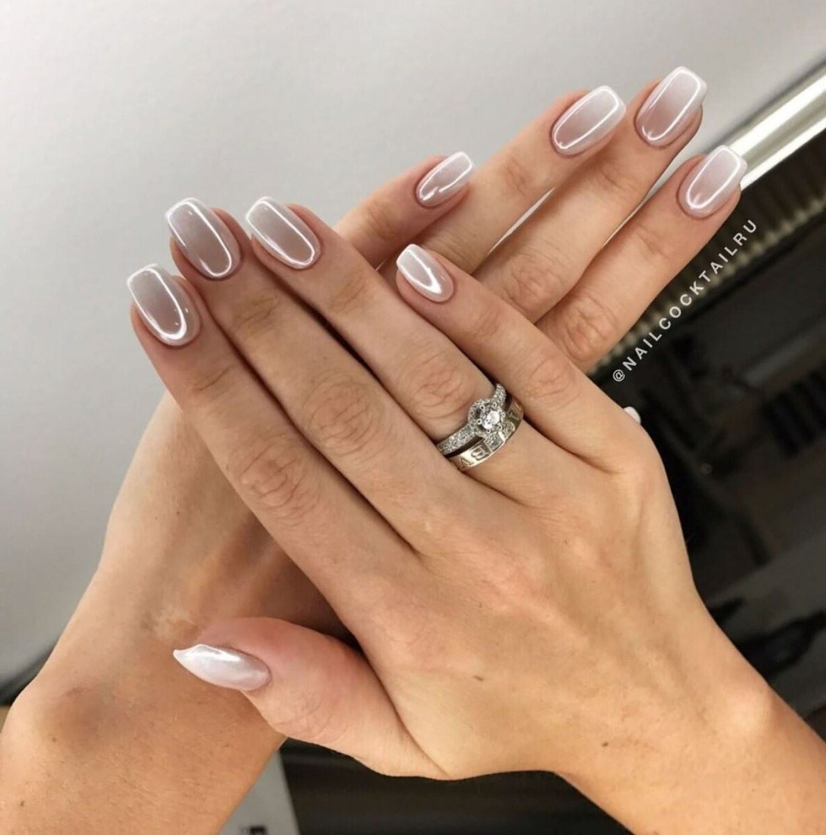 Светоотражающий маникюр