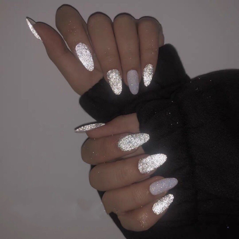 Светоотражающие ногти