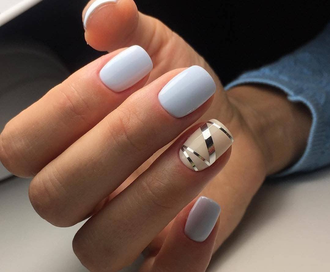 Лаконичный маникюр на короткие ногти 2021