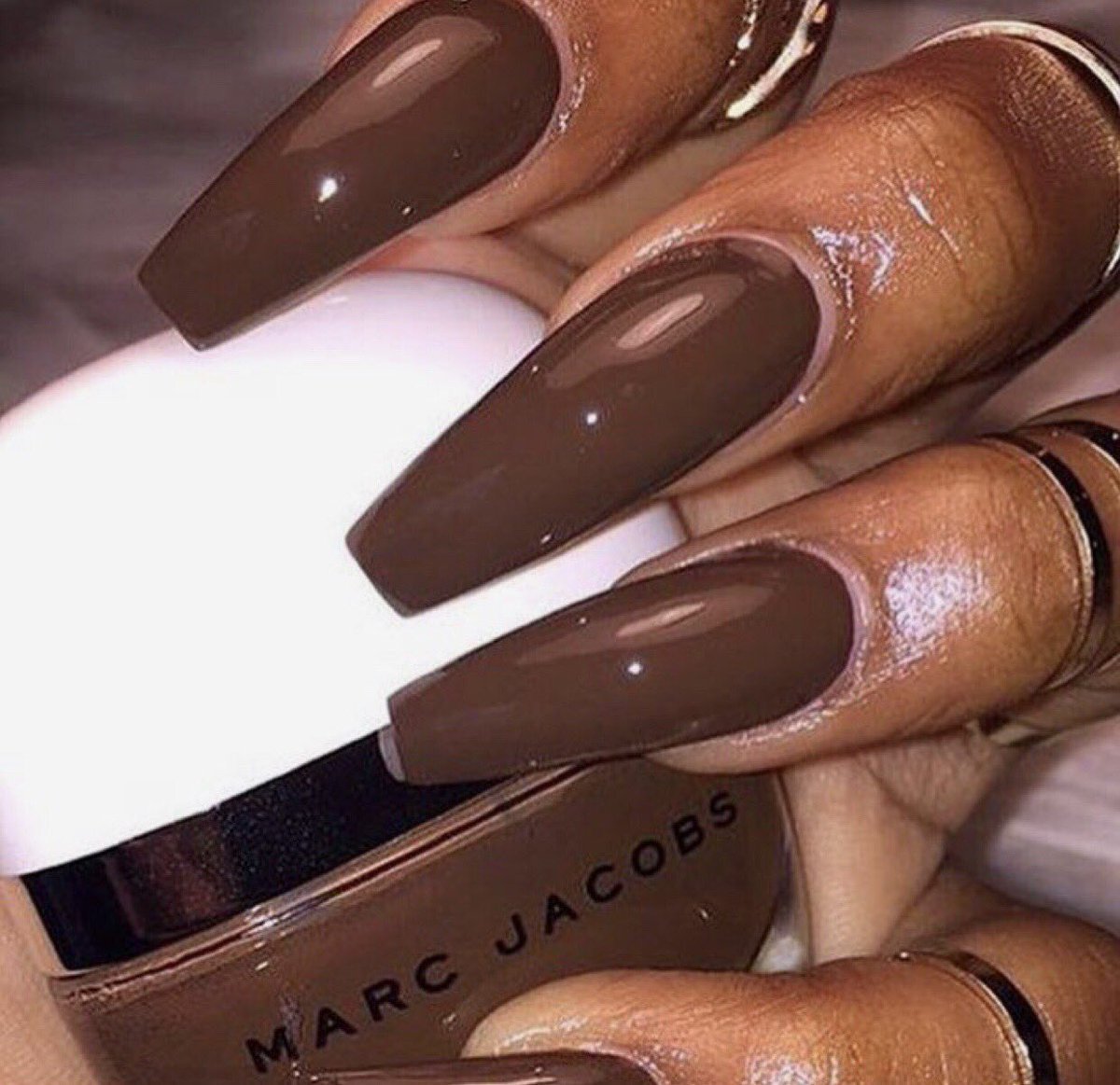 Ногти коричневые