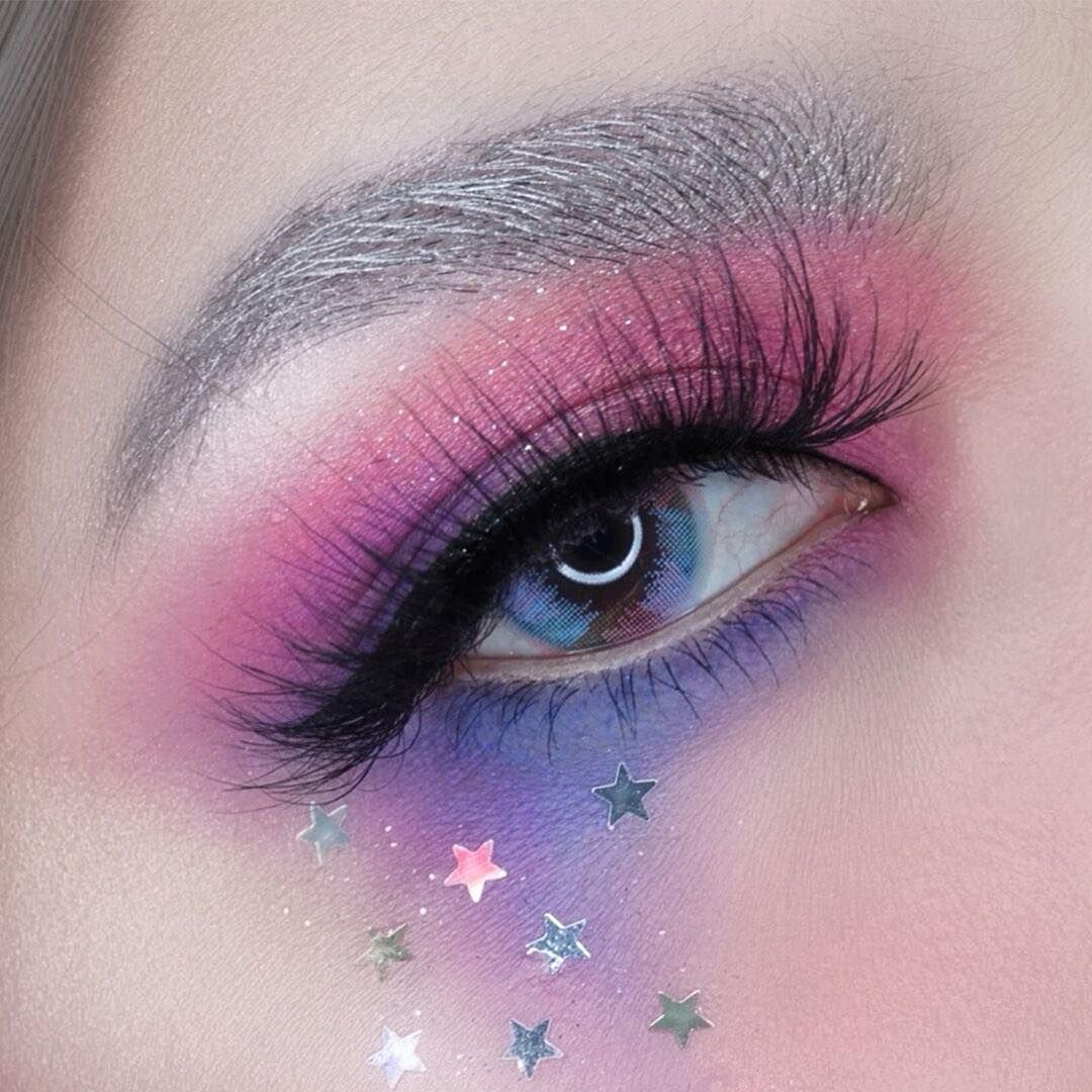 Новогодний макияж со снежинками