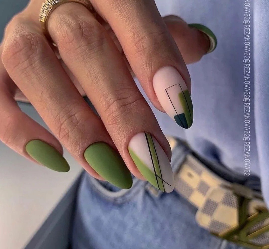 Миндаль ногти 2022 хаки