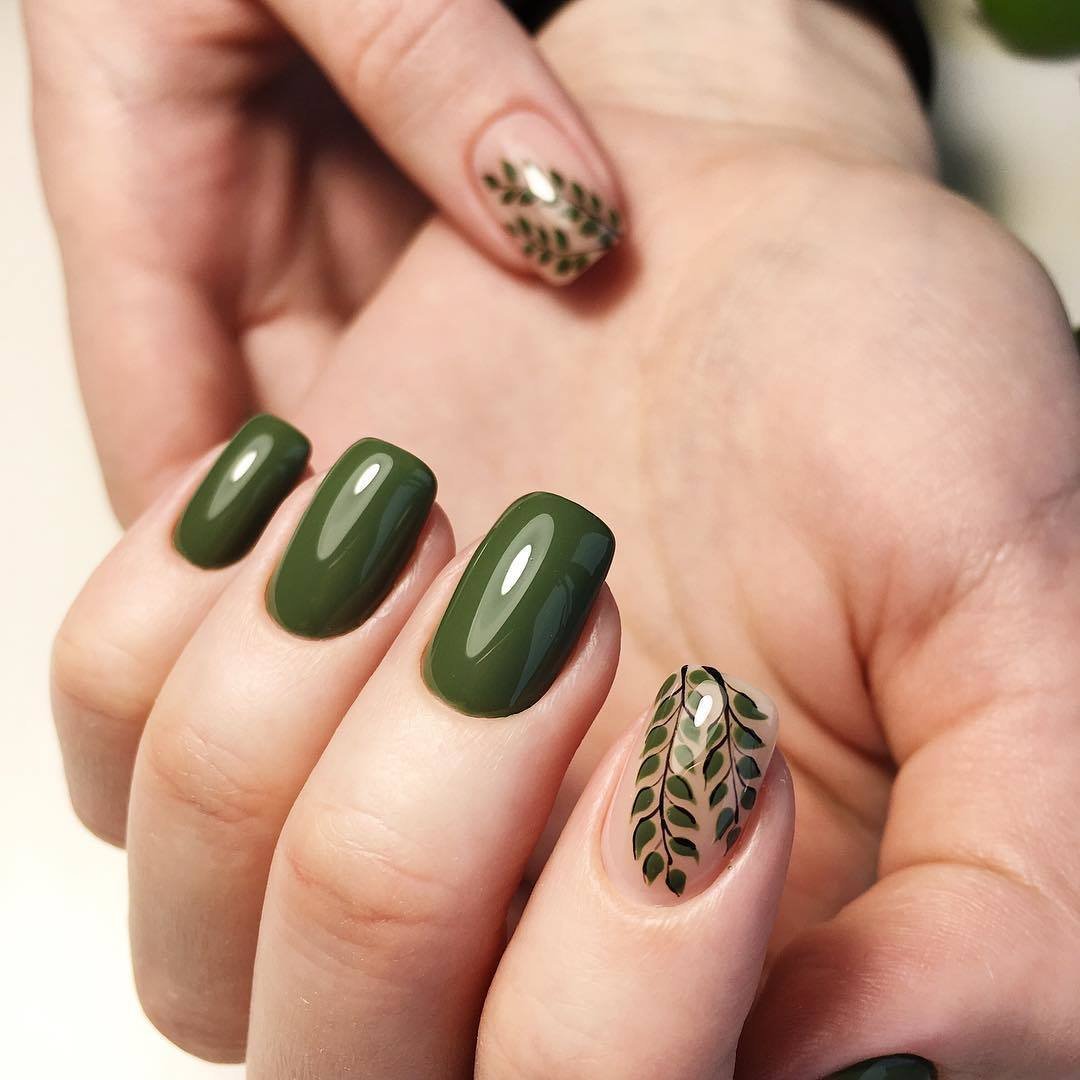 Маникюр оливковый с черным