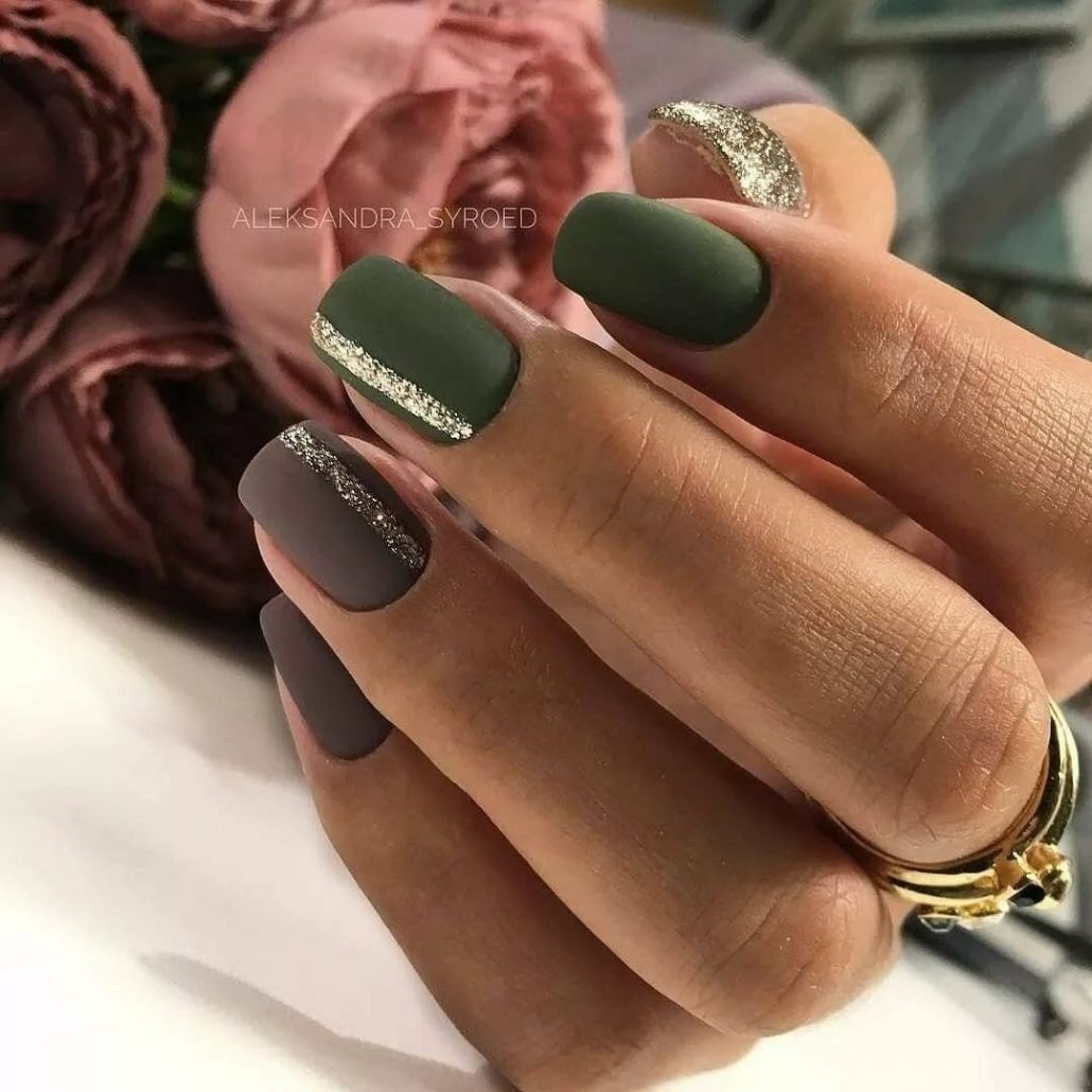 Оливковые ногти матовые