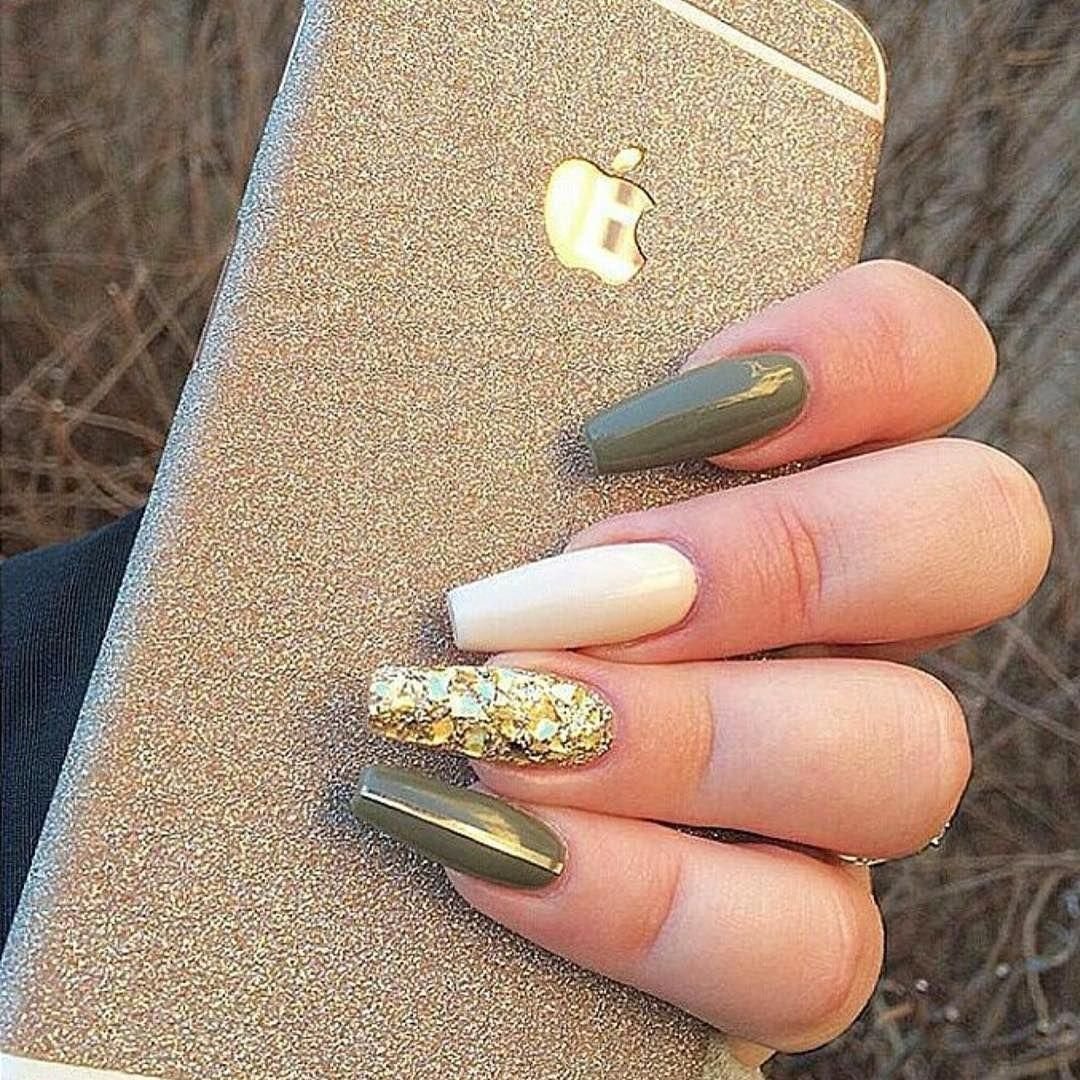 Маникюр оливковый с золотым