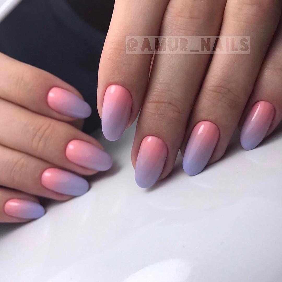 Маникюр c градиентом на миндальную форму