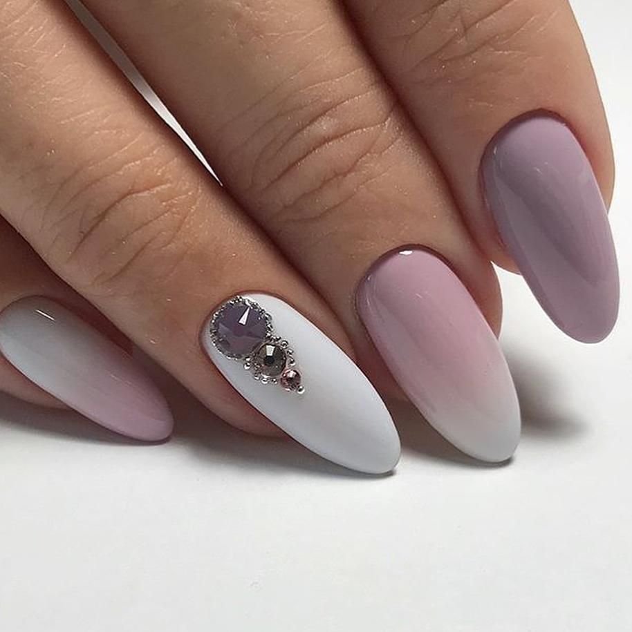 Нюдовый маникюр 2019 миндаль