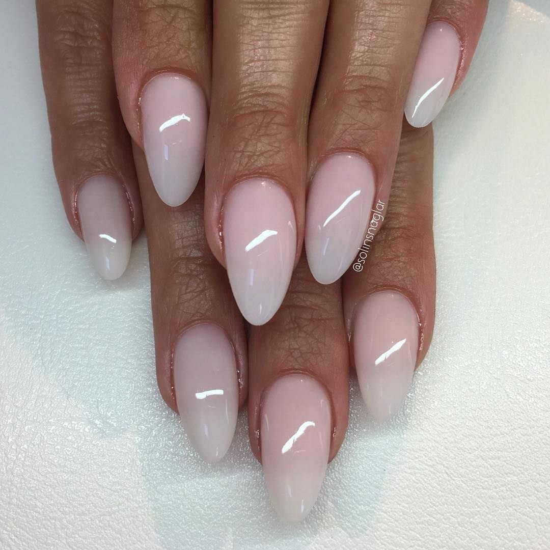 Градиент маникюр белый на овальные ногти