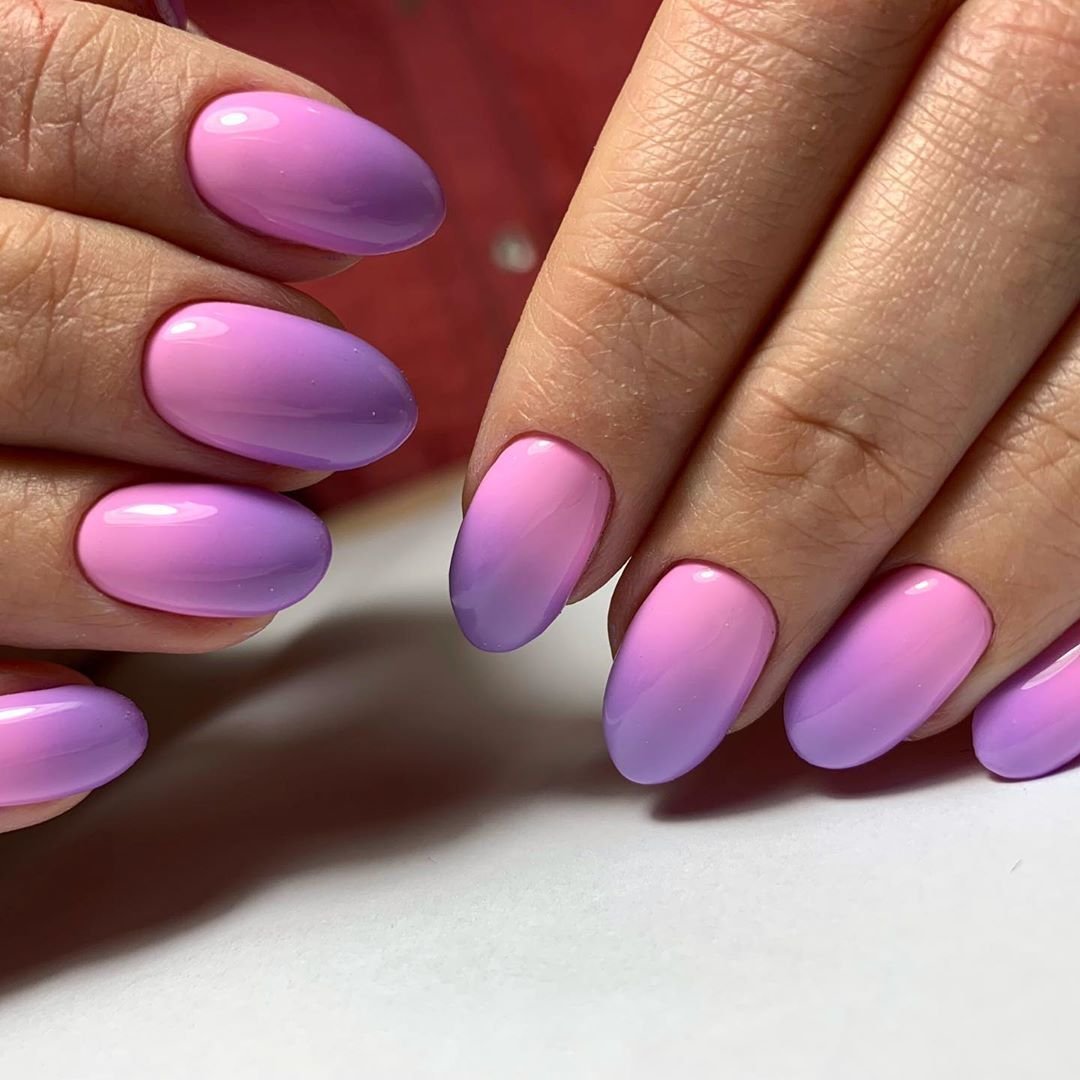 Маникюр омбре градиент вертикальный