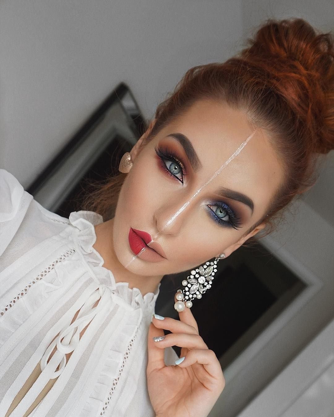 Концертный макияж для карих