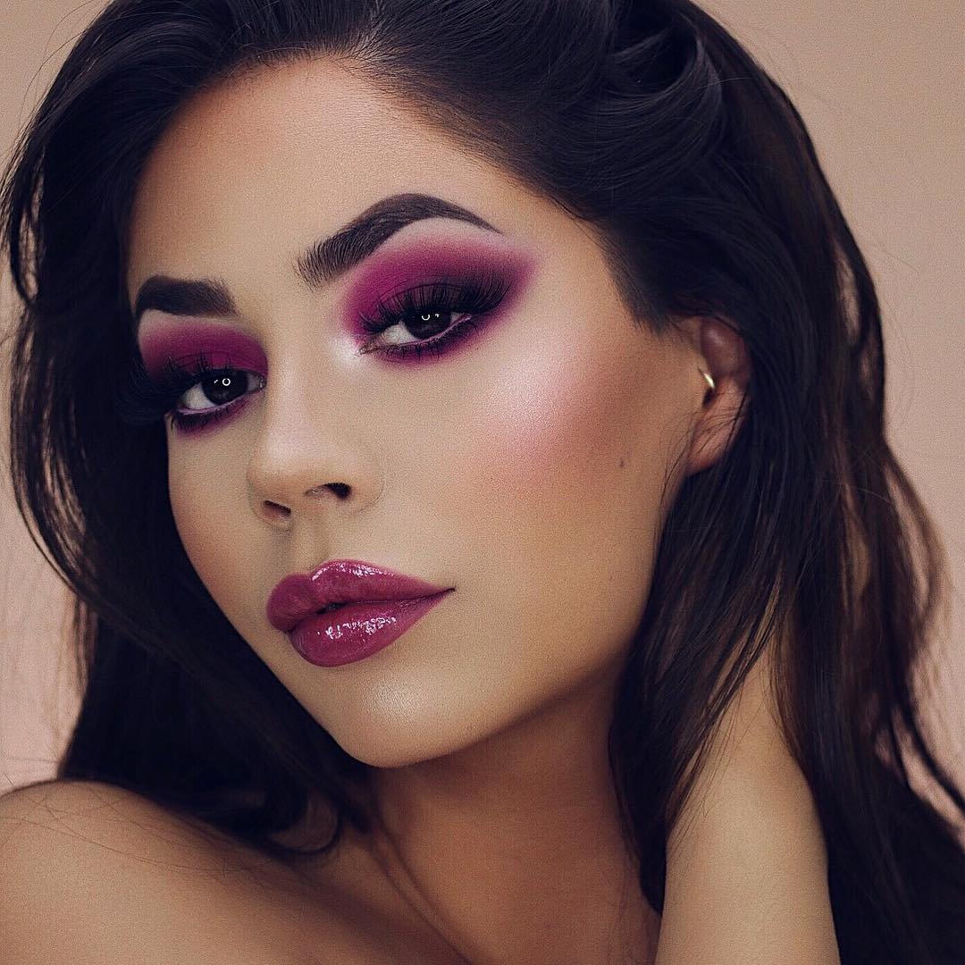 Девушки в клубе