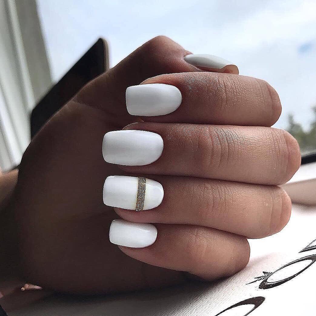 Белый маникюр
