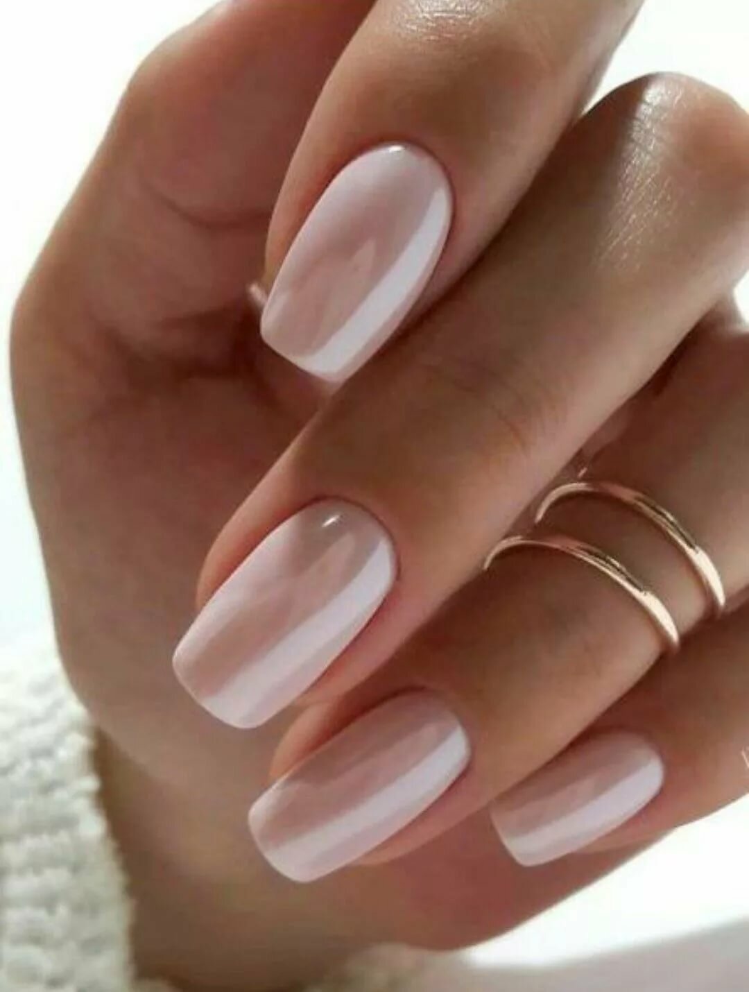 Маникюр постельныхтонов