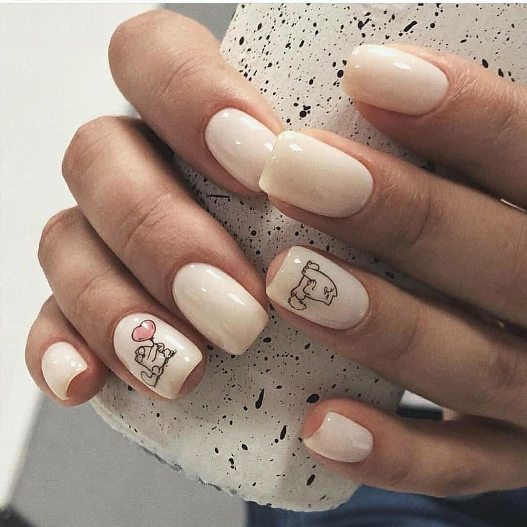 Молочный маникюр