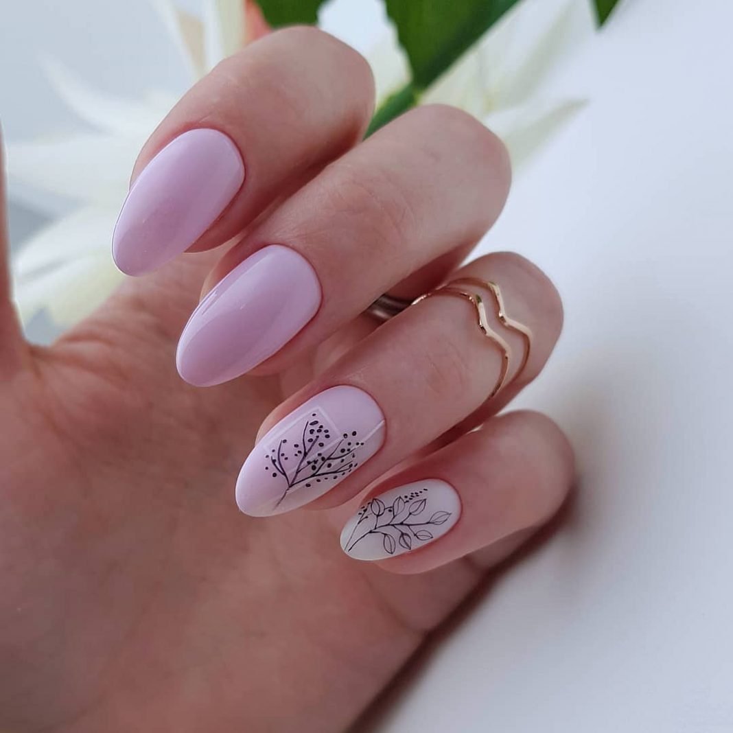 Розовые перламутровые ногти