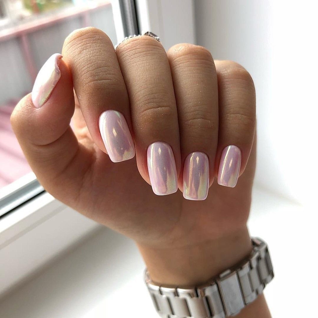 Маникюр светлый перламутровый