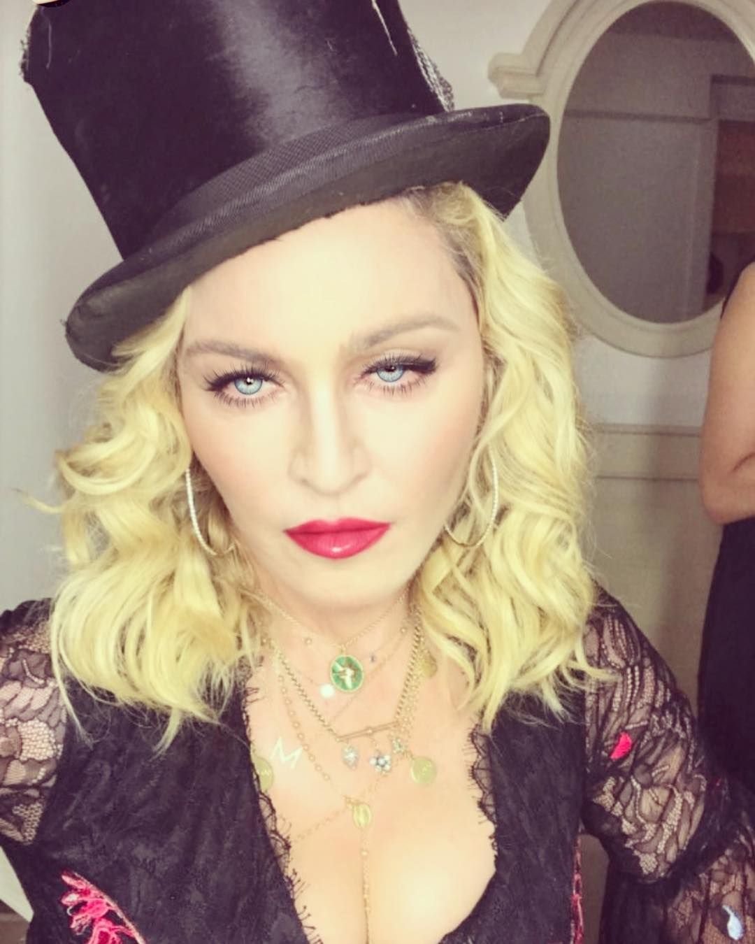 Мадонна Луиза Чикконе 18