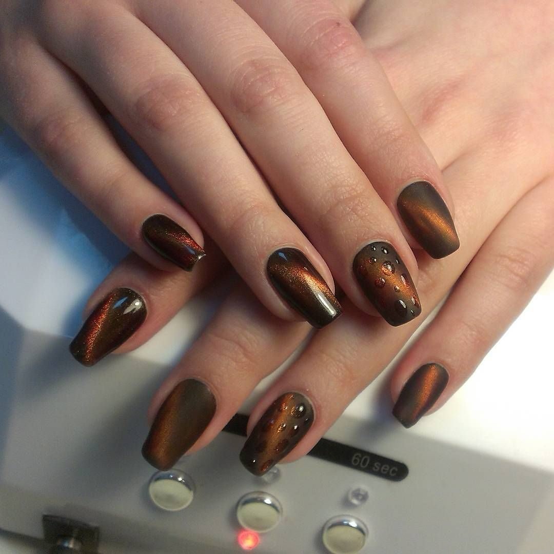 Бордовый маникюр квадрат