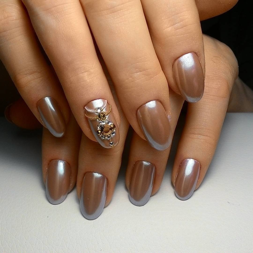 Маникюр Кошкин глаз синий