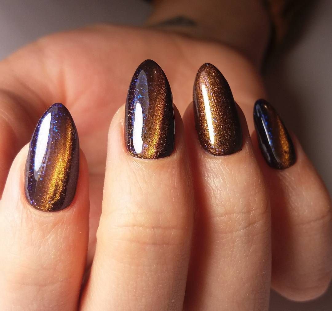 Маникюр кошачий глаз светлые тона