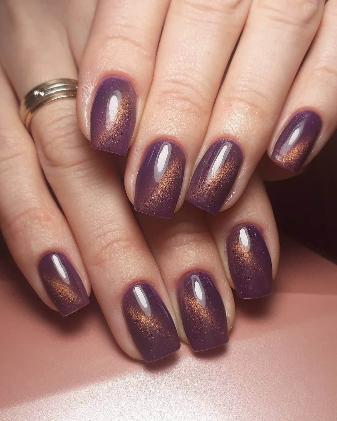 Кошачий глаз маникюр светлые