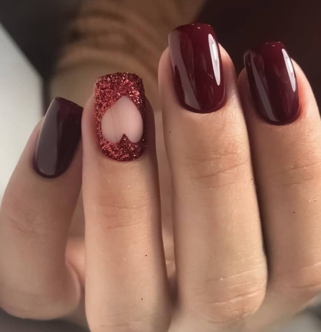 Маникюр бордо матовый