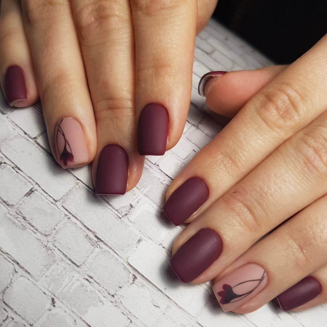 Бордовые ногти квадрат