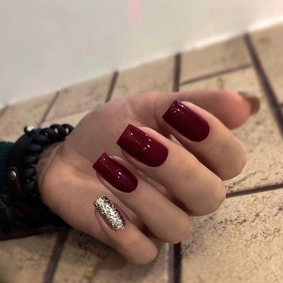 Бордовые ногти