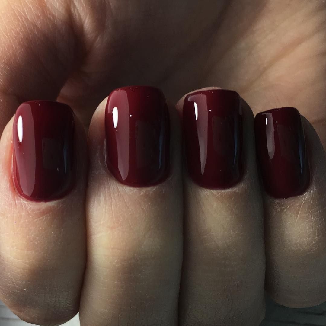 Бордовые ногти мягкий квадрат