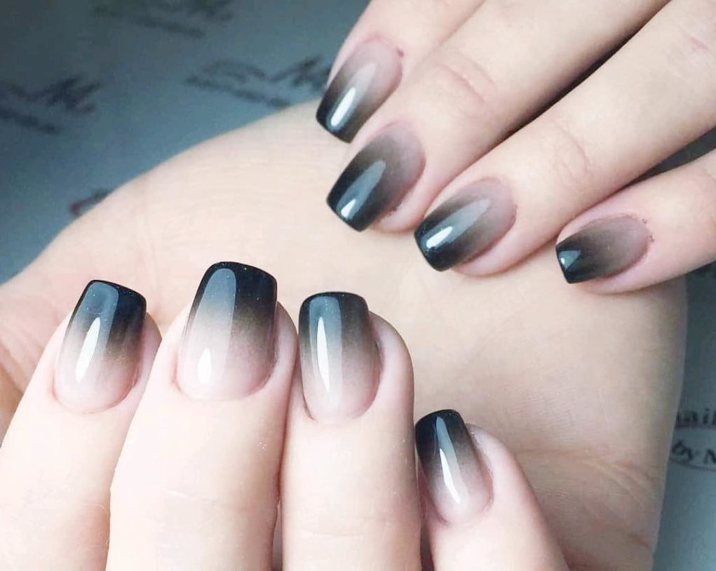 Черное омбре на ногтях