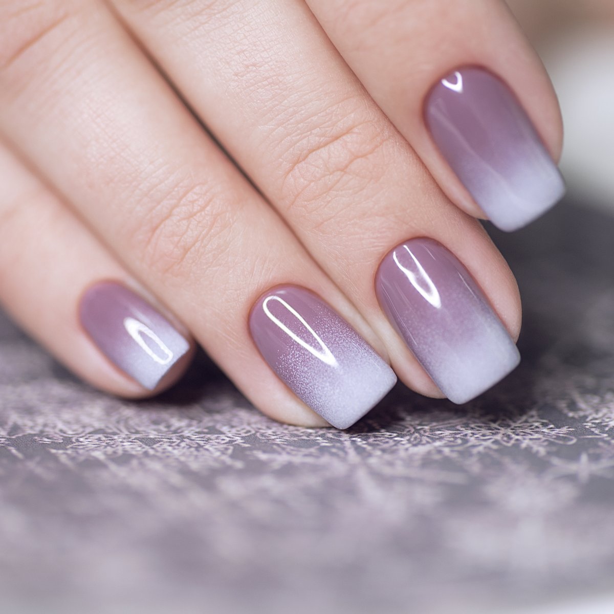 Маникюр градиент темный