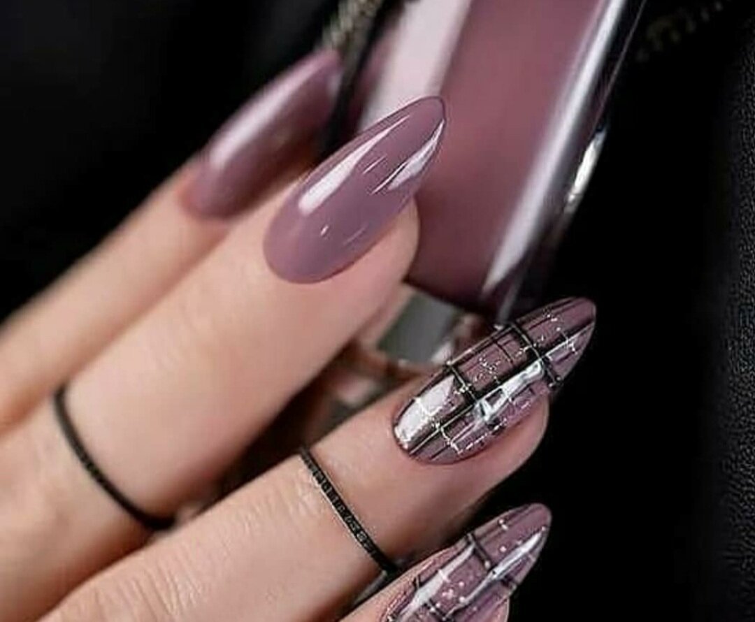 Стильный изящный маникюр