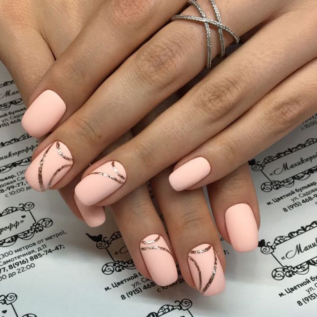 Элегантный маникюр на коротких ногтях